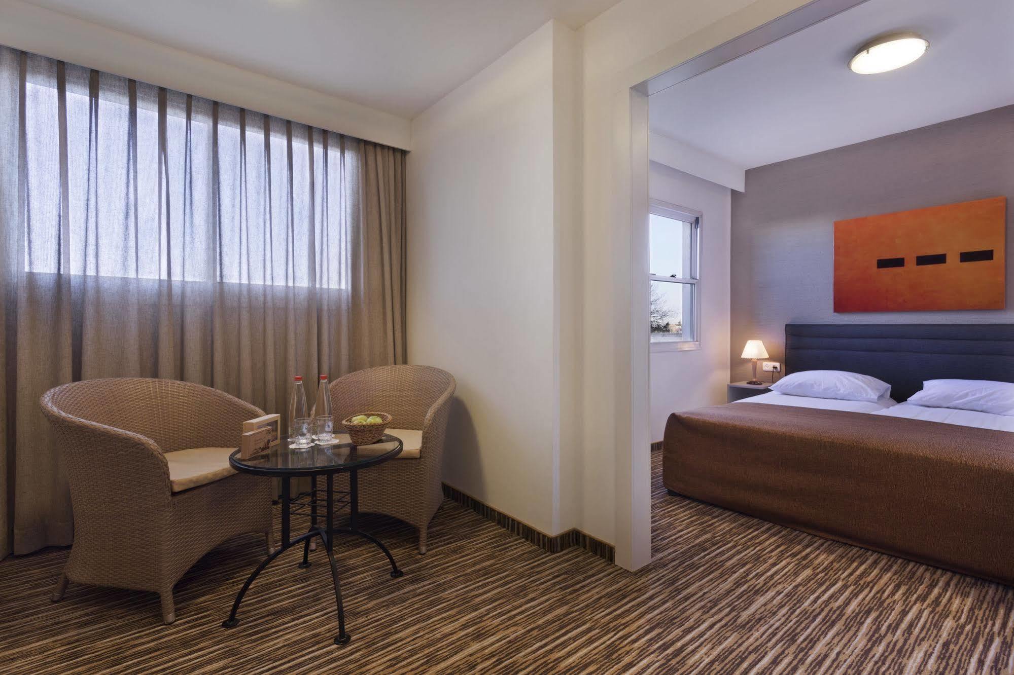 Ramon Inn By Isrotel Collection Mitzpe Ramon Exteriör bild