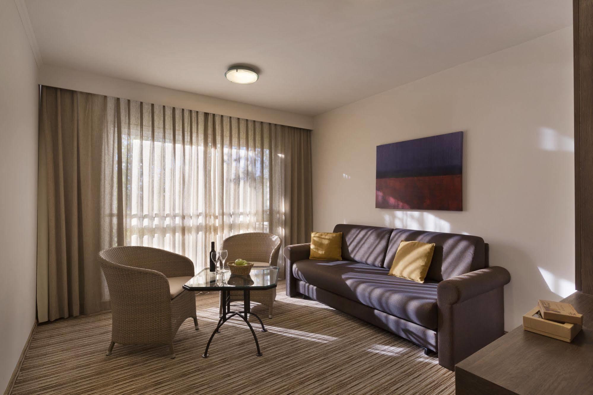 Ramon Inn By Isrotel Collection Mitzpe Ramon Exteriör bild