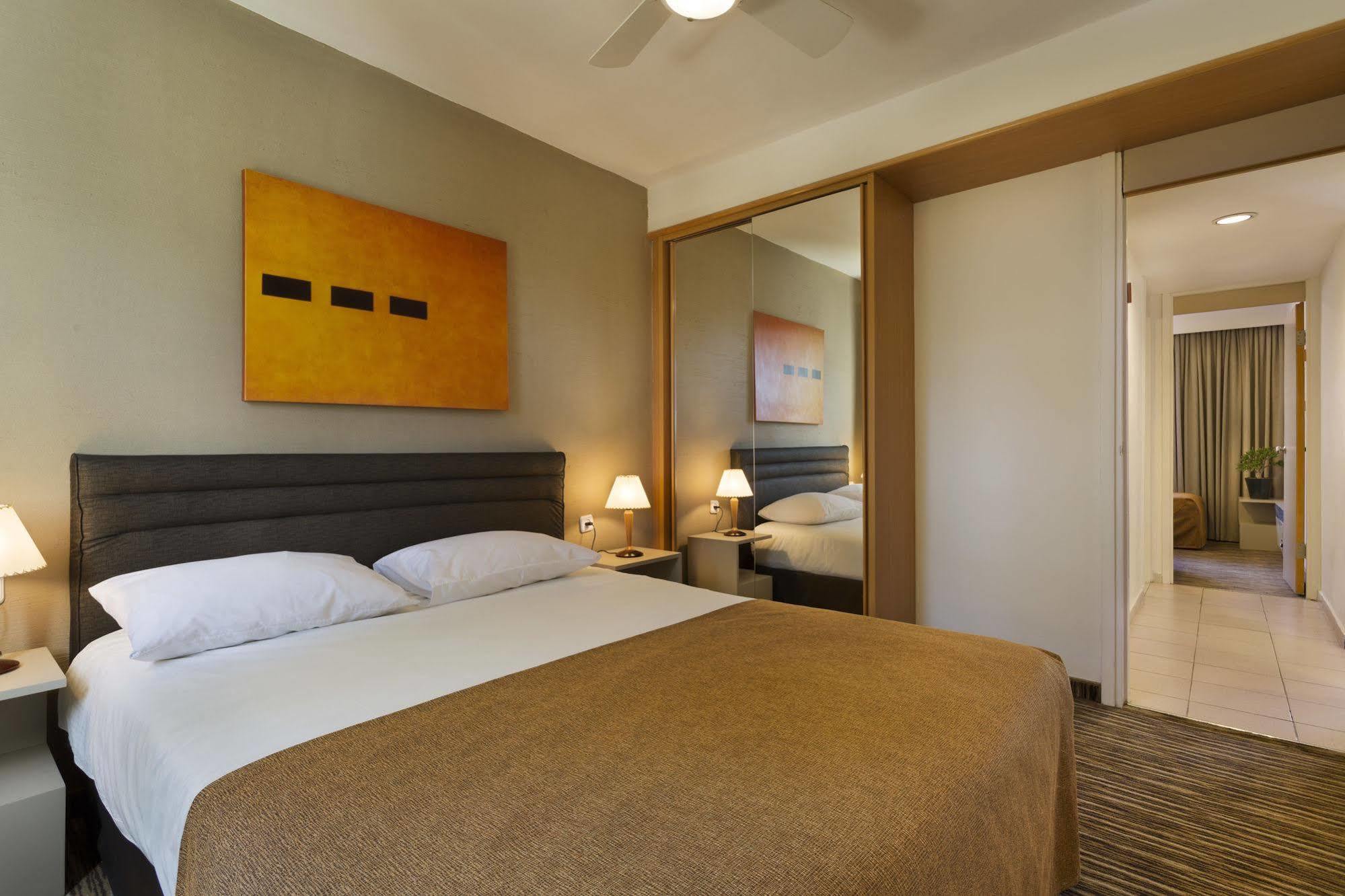 Ramon Inn By Isrotel Collection Mitzpe Ramon Exteriör bild